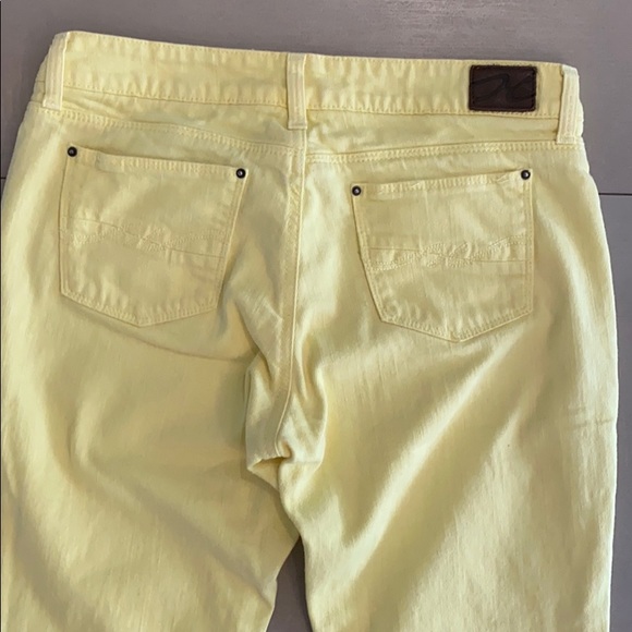 Tommy Hilfiger Mellow Yellow jeans - Picture 4 of 11